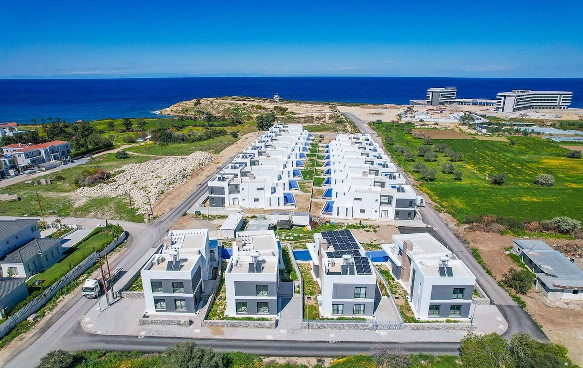 Новая вилла с бассейном в комплексе La Plage в Озанкёй