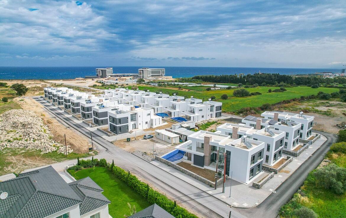 Новая вилла с бассейном в комплексе La Plage в Озанкёй