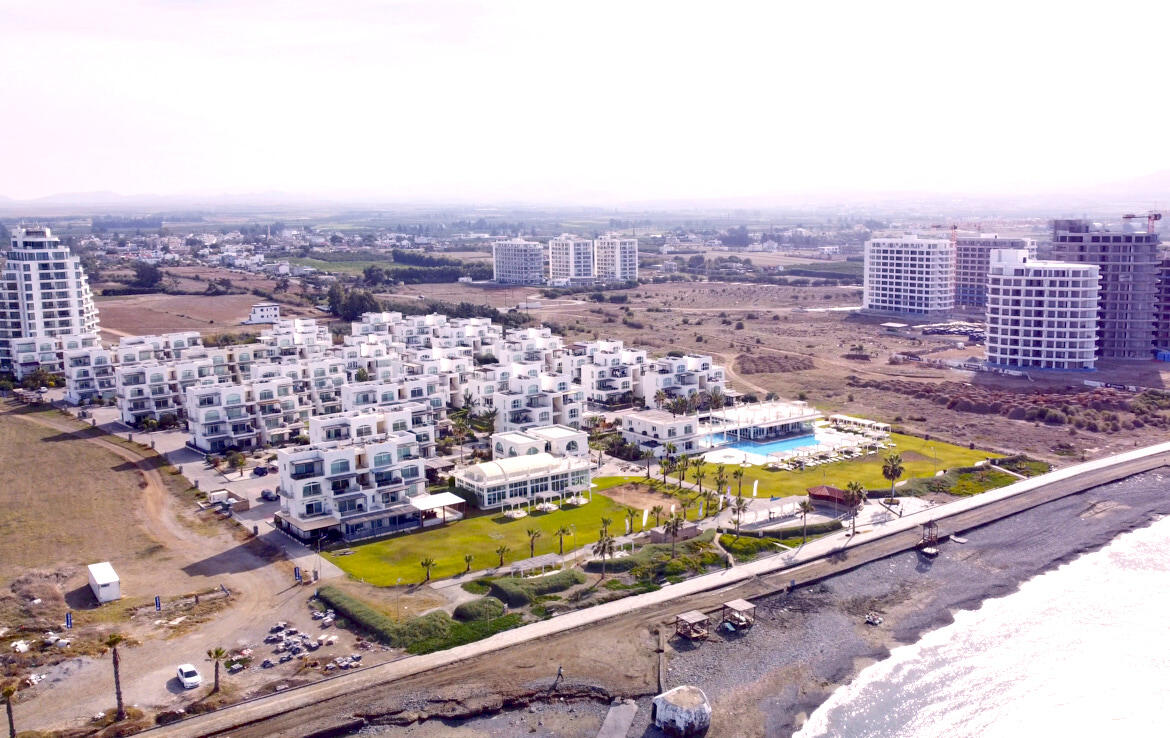 Апартаменты 3+1 в Aphrodite Beach Resort на берегу моря
