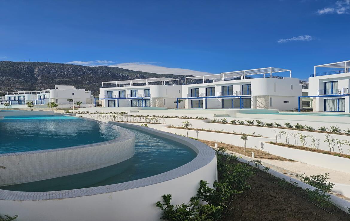 Готовые апартаменты у моря в Лапте