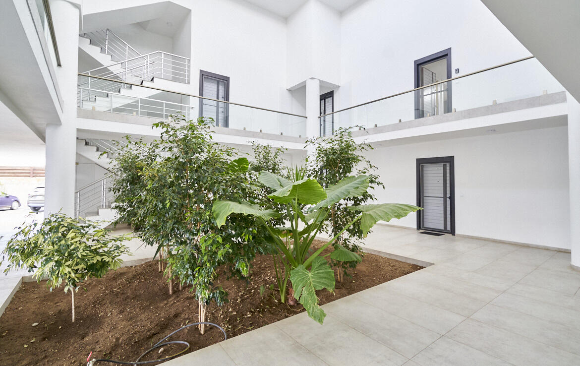 Квартира с садом в Гирне в COLESIUM COURT 