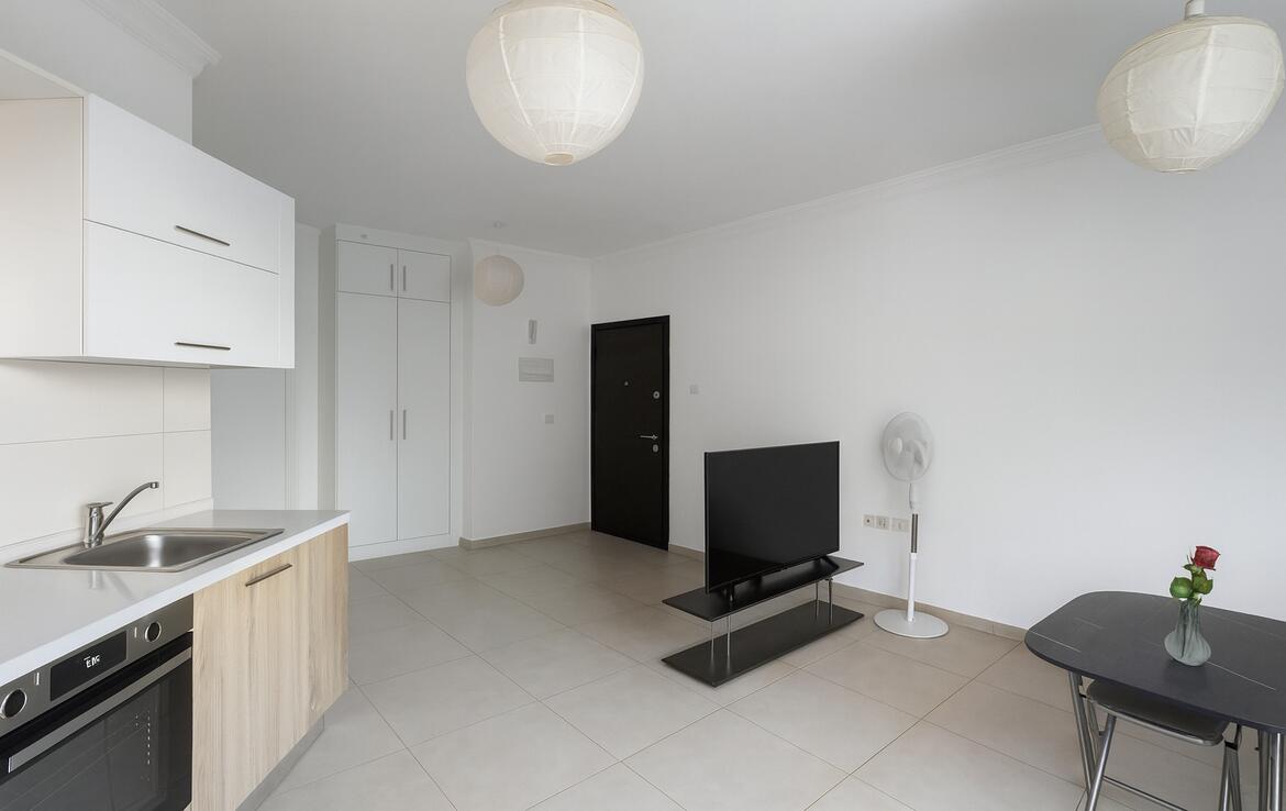 Апартаменты 1+1 с террасой на крыше в комплексе Fuat & Gulfere