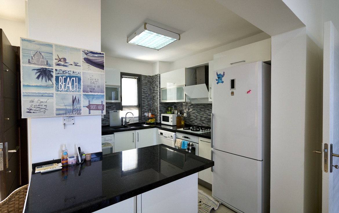 Таунхаус с прямым видом на море в Караоланолу