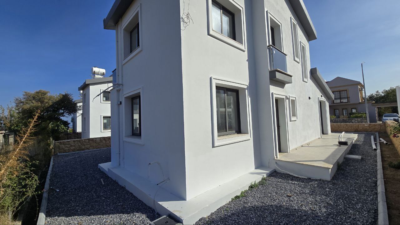 Новая 3+1 вилла в Лапте