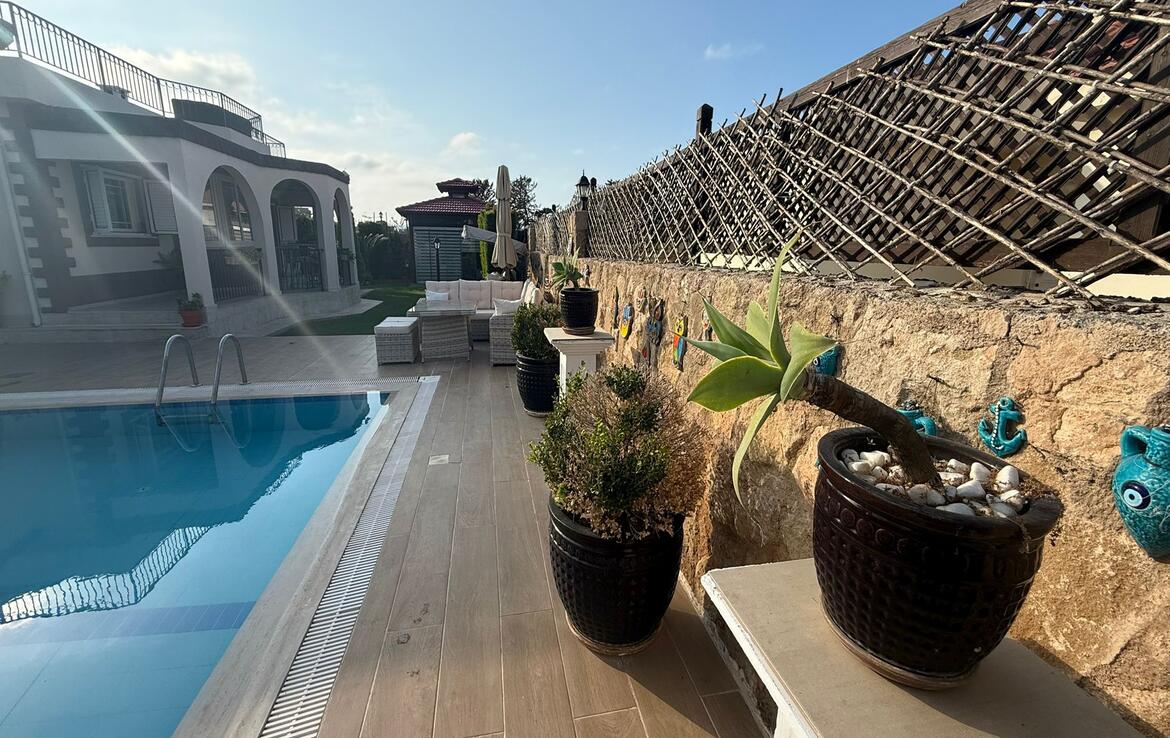 Невероятно красивое бунгало 3+2 в Каршияке