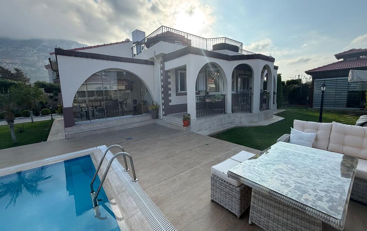 Невероятно красивое бунгало 3+2 в Каршияке