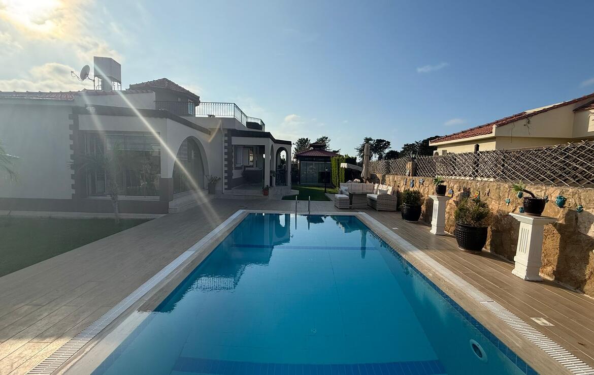 Невероятно красивое бунгало 3+2 в Каршияке