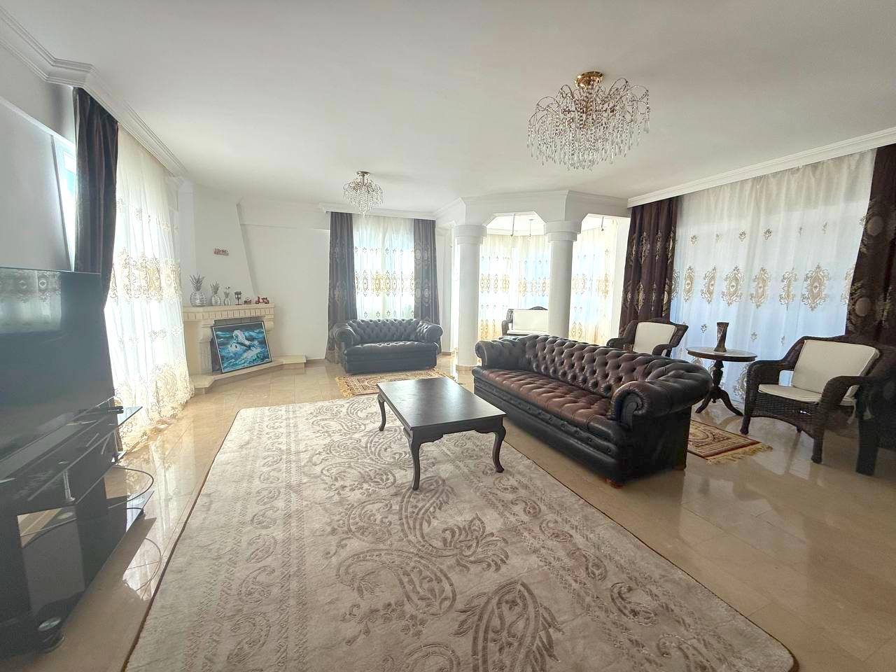 Аренда просторной виллы 4+1 в Алсанджаке