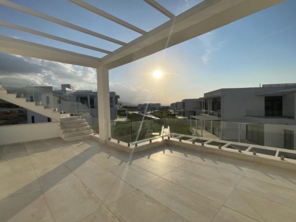 Пентхаус 2+1 на берегу моря в комплексе The Resort