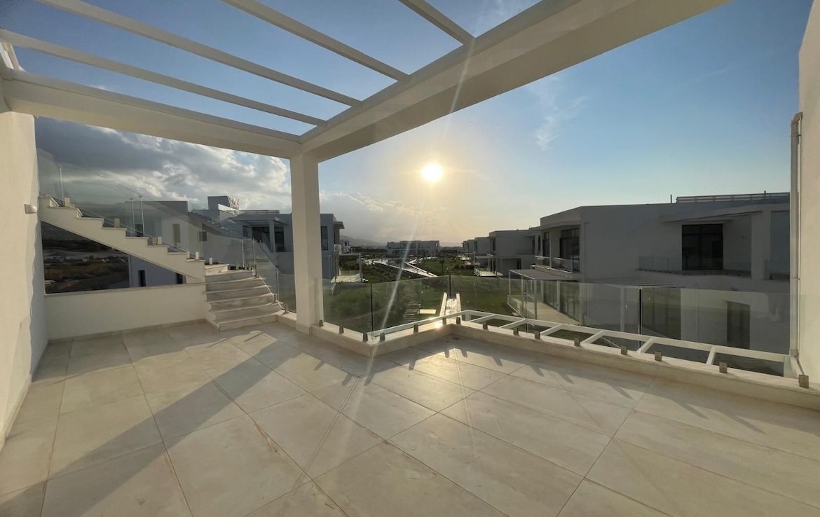 Пентхаус 2+1 на берегу моря в комплексе The Resort