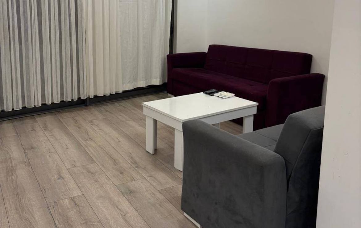 В аренду 2+1 в центре Гирне с мебелью